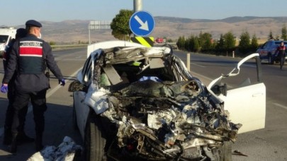 Afyonkarahisar'da feci kaza: Habip Karagöz,  Hicret Nevhide Çöl ve Naci Güzel öldü