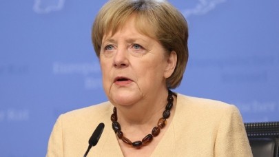 Almanya Başbakanı Merkel'den Türkiye'ye övgü