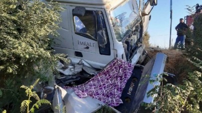 Aydın'da feci kaza: Fehmi Can Karabudak ve annesi Gülser Karabudak öldü