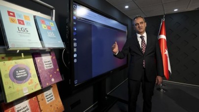 Bakan Özer müjdeyi verdi: Eğitim materyalleri ücretsiz olacaK