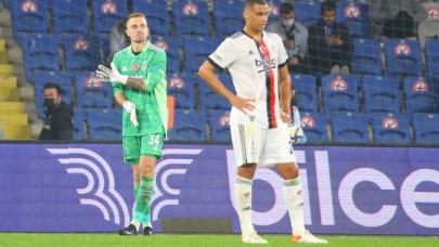 Beşiktaş'ta neden Ersin Destanoğlu'nun yerine Mert Günok oynadı?