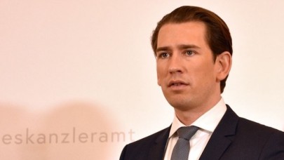 Bir gazete ve düşünce kuruluşuna para aktarmakla suçlanan Avusturya Başbakanı Kurz istifa etti