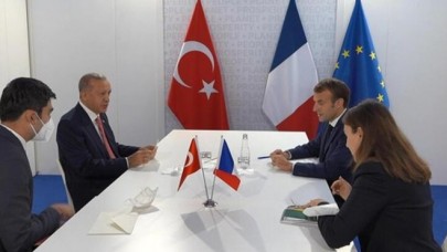 Cumhurbaşkanı Erdoğan'dan Macron'la kritik görüşme
