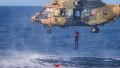 Ege Denizi açıklarında nefes kesen tatbikat