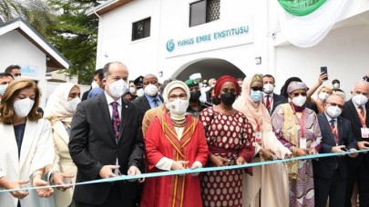 Emine Erdoğan: Anadolu'nun bilgelik kapılarını Nijeryalı kardeşlerimize açacağız