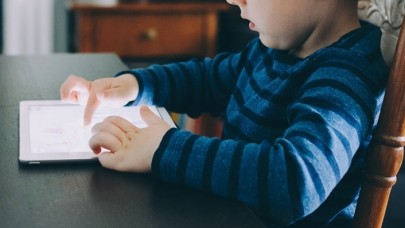 Emniyetten sosyal medya bağımlılığına karşı uyarı!