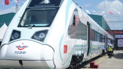 Fabrika testleri tamamlanan 'milli elektrikli tren' gelecek yıl raylarda olacak