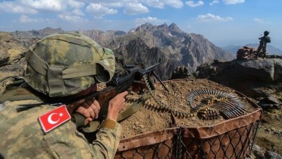 Komandolar terör örgütünün inine girdi: 12 terörist etkisiz hale getirildi