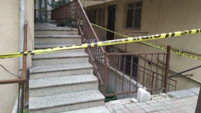 Küçükçekmece'de İskan Yıldırım,  merdivenlerde ölü bulundu