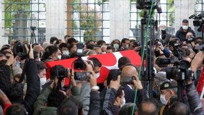 Milli SİHA'ların öncü ismi Özdemir Bayraktar son yolculuğuna uğurlandı