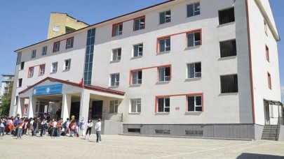 Terör örgütü yandaşlarınca yakılan dersliklerin yerine daha fazlası yapıldı