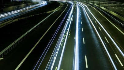 Türkiye'nin yolları 15 bin kilometre fiber optik ağıyla 'akıllanacak'