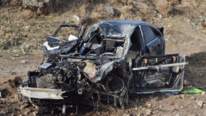 Aksaray'da Hollanda plakalı aracın feci kazası: Nazlı Şahin öldü,  Ahmet Yağdı ve Mustafa Yıldırım yaralandı