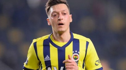 Ayrılık çanları çalan Mesut Özil'in yeni adresi netleşti! Bu kez teklifi geri çevirmedi