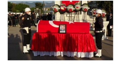 Çatışmada şehit olan polis Abdulkadir Güngör için Balıkesir'de tören