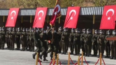 Cumhurbaşkanı Erdoğan Mehmetçik'e seslendi: Sancağınıza nasıl sahip çıkacağınızı biliyorum