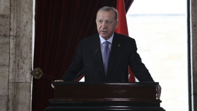 Cumhurbaşkanı Erdoğan Anıtkabir'de: 'Tarihi başarılarla 2023 hedeflerimize kararlılıkla ilerliyoruz'