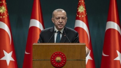 Cumhurbaşkanı Erdoğan,  "Öğretmenlerimize müjdeler vermek istiyorum" dedi ve ekledi: Şimdiden hayırlı olsun