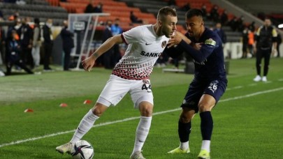 Gaziantep FK-Kasımpaşa: Her iki yarıda 1 gol,  1 kırmızı kart