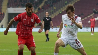 Hatayspor-Antalyaspor: 4 gollü maçta inanılmaz hata