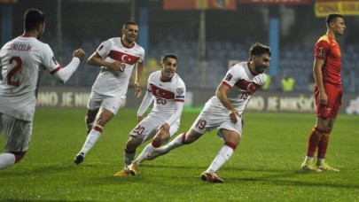 Helal olsun çocuklar: A Milli Takımımız,  Karadağ'ı yıktı,  Play Off'a kaldı