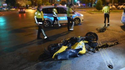 İzmir'de feci kaza: Motosiklet sürücü hayatını kaybetti