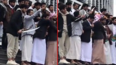 Kılıç ve bıçaklarla poz verdiler! İstanbul'da bir üniversitede çekilen görüntü infial yarattı