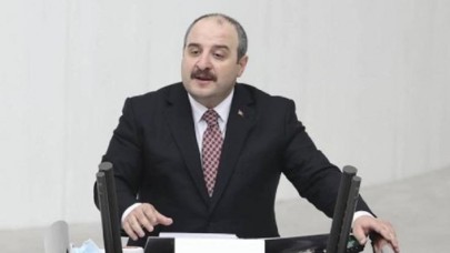 Bakan Varank'tan 'Uçan araba' ve aya iniş açıklaması: Sert olacak!