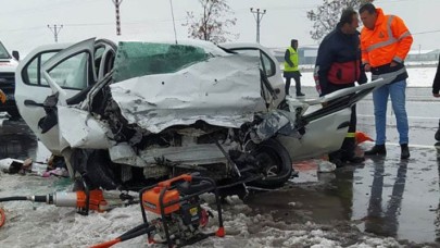 Bitlis'te otomobil TIR'la çarpıştı: Abdullah Özmen öldü