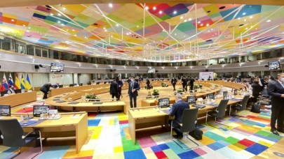 Brüksel Zirvesi AB'nin günü kurtarma telaşında olduğunu gösterdi