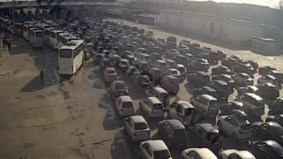 TL'deki değer kaybını en iyi özetleyen kare: Akın akın geliyorlar!