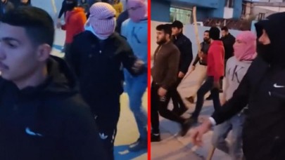 Adana'da Suriyelilerin silah ve sopalarla yürüdüğü görüntüler tepki çekti!