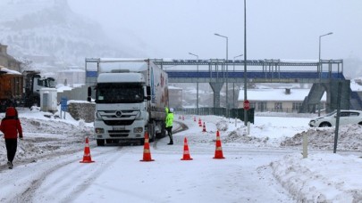 Ankara-İstanbul yolu kapatıldı