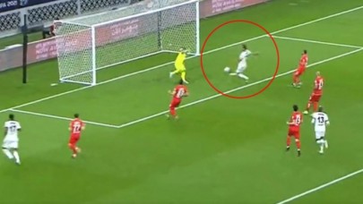 Bu gol nasıl kaçar! Kenan Karaman Beşiktaş taraftarına saç baş yoldurttu