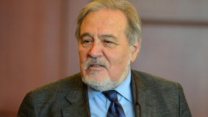 "Büyük bir yozlaşma devrindeyiz" diyen İlber Ortaylı,  izlediği tek diziyi paylaştı