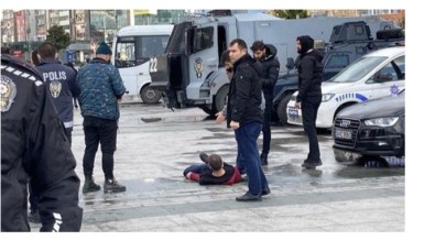 Çağlayan'da adliye önünde polise bıçaklı saldırı