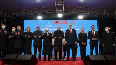 Cumhurbaşkanı Erdoğan,  Arnavutluk'ta cami açılışında konuştu