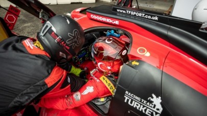 Formula pilotları Cem Bölükbaşı ile Salih Yoluç aynı yarışta kaza yaptı