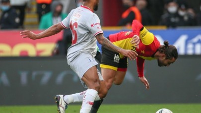 Göztepe-Antalyaspor: 4 gol,  1 kırmızı kart