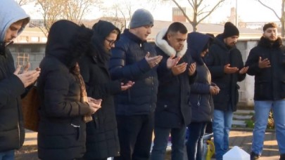 Hanau terör kurbanları mezarları başında anıldı