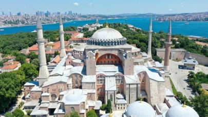 İBB'nin Ayasofya başlığı sosyal medyayı ayağa kaldırdı! Tepkilerden sonra hemen değiştirdiler