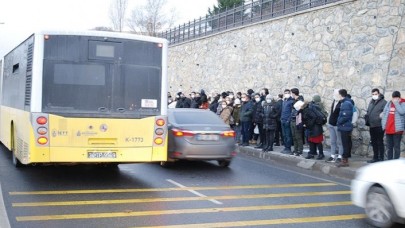 Kartal’da İETT otobüs yolda kaldı,  trafik felç oldu