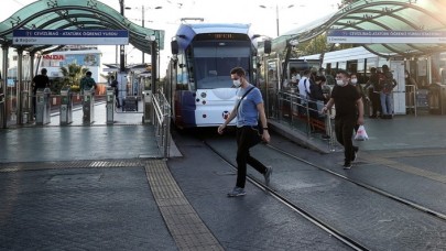 Pfizer CEO'su normal hayata dönüş tarihini verdi