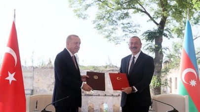 Türkiye-Azerbaycan diplomatik ilişkilerin tesis edilmesinin üzerinden 30 yıl geçti