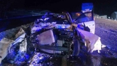 Yozgat'ta korkunç kaza! Otomobil hurdaya döndü: 3 ölü,  2 ağır yaralı