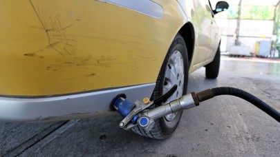 Arabası olanlar dikkat: Akaryakıta bir zam daha