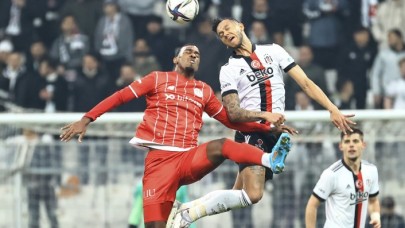 Beşiktaş-Antalyaspor: Kıran kırana maçta pozisyon çok,  gol yok,  kırmızı var