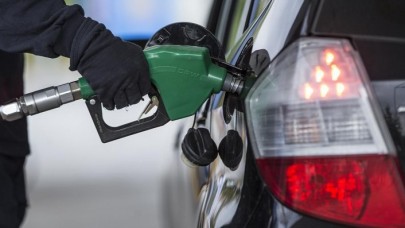 Benzine bu gece yarısından itibaren büyük zam geliyor!