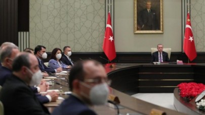 Cumhurbaşkanı Erdoğan değişikliğin sinyalini vermişti: Bir eski bakan daha kabineye geri dönüyor!