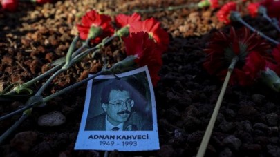 Eski Bakan Adnan Kahveci vefatının 29. yılında mezarı başında anıldı